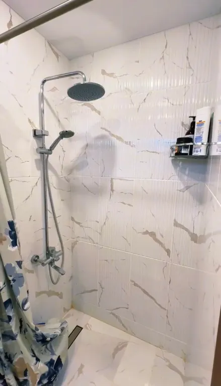 Часть дома с видом на горы