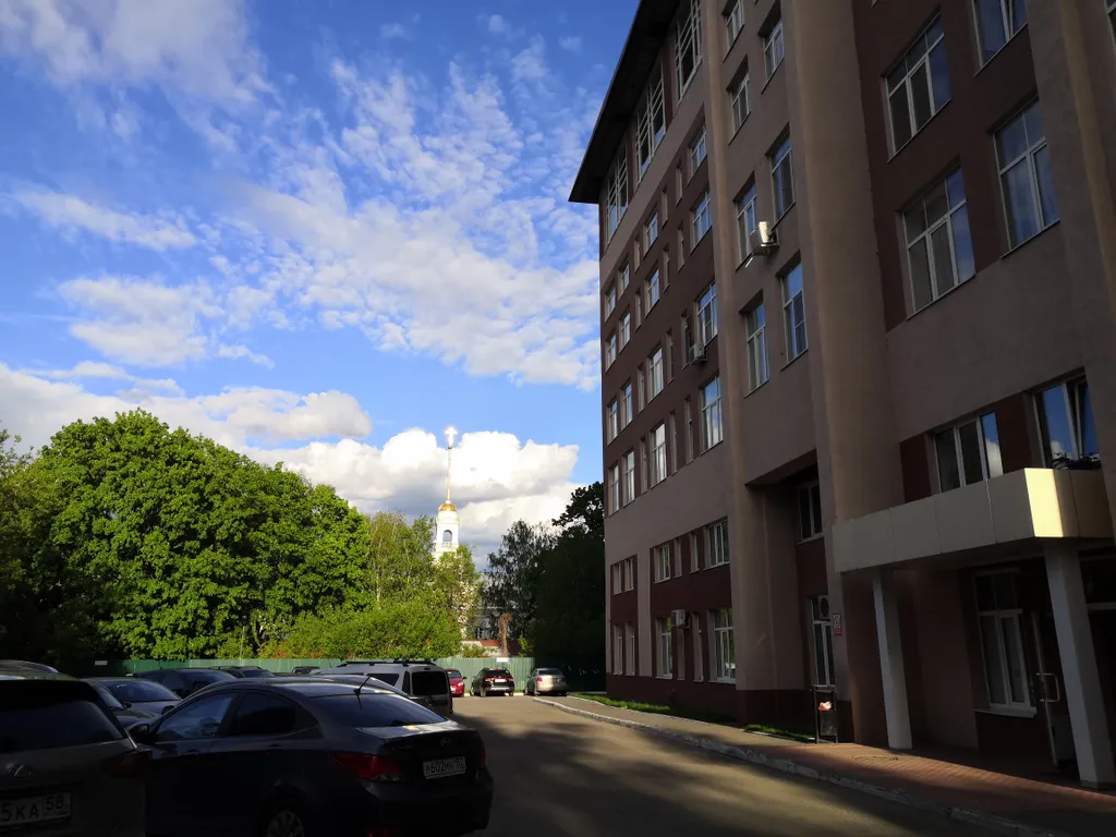 Двухуровневая студия в центре города с видом на Спасский собор