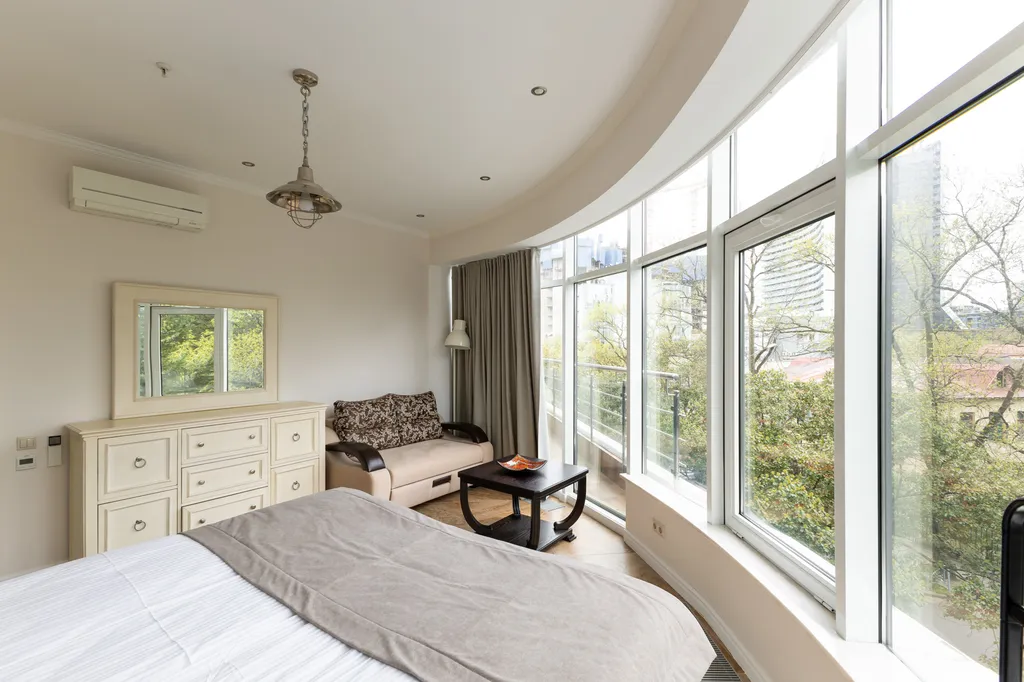 С двумя спальнями и террасой