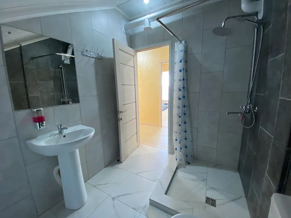 4 комнатный 2 этажный дом