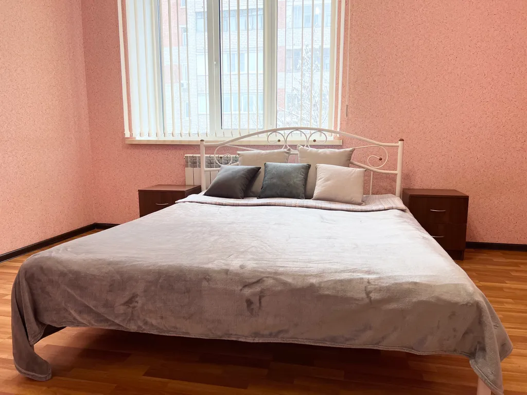 Эконом двушка в районе площади Победы