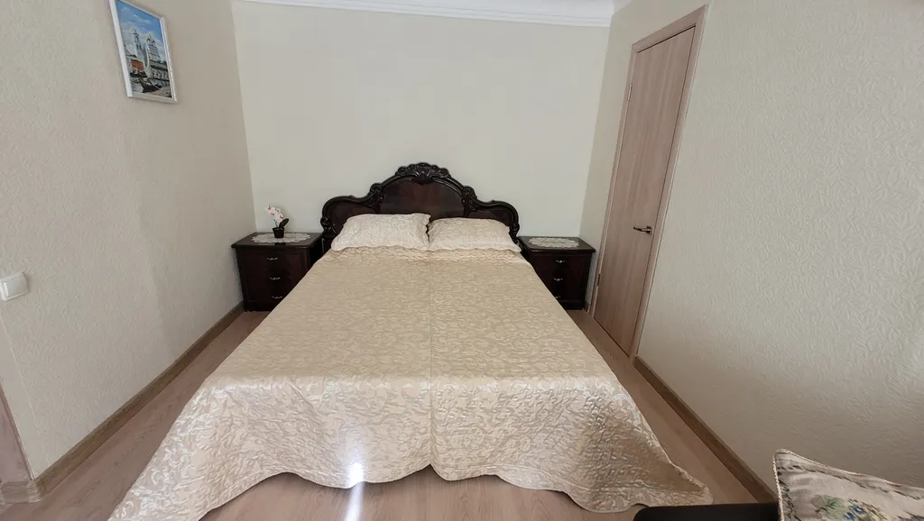 Светлая уютная квартира в центре города — аренда посуточно в Псков