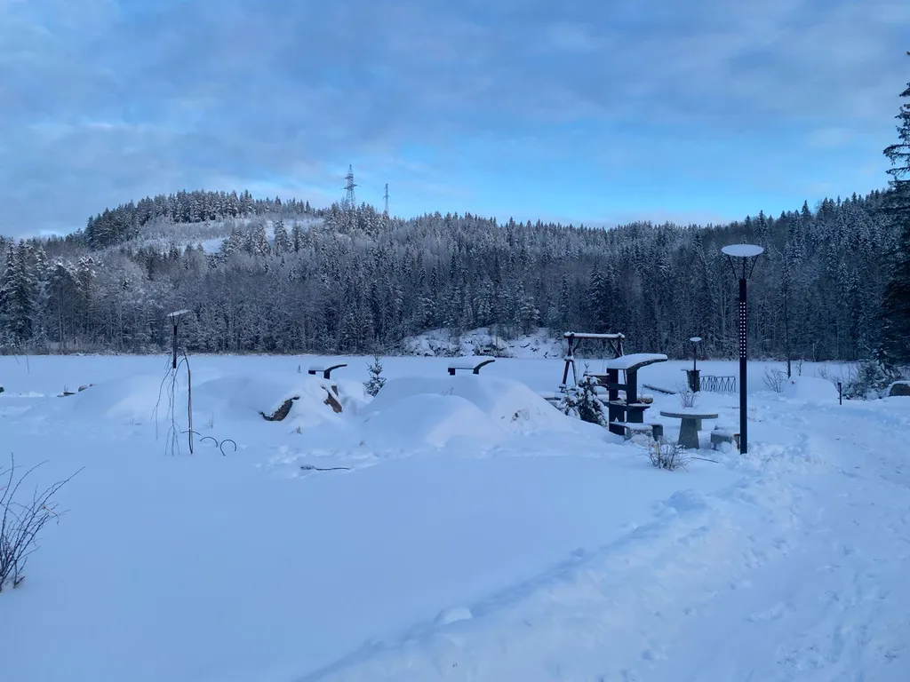 Квартира Номер с видом на тихое лесное озеро, лес и гору — аренда посуточно в Хелюля