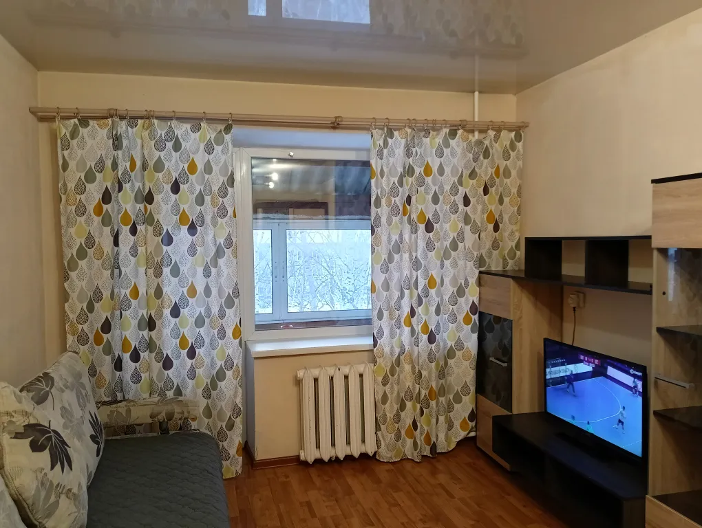 Квартира возле металлургического завода — аренда посуточно в Серов