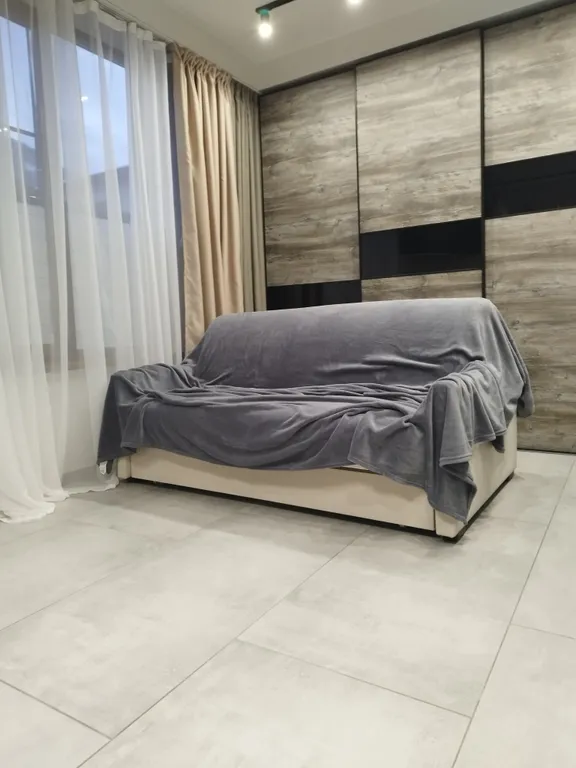 Квартира с отдельной спальней в центре