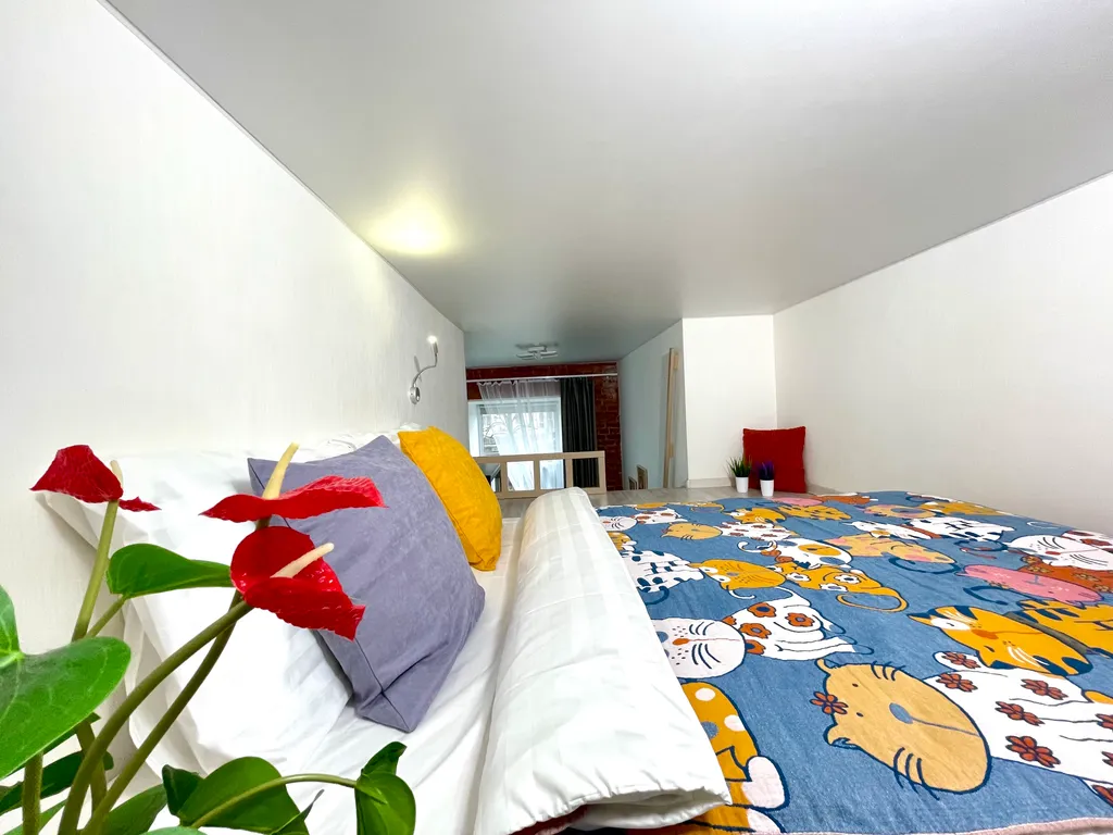 Квартира Квартира Двухуровневая студия в 3 минутах от метро Технологический институт — Санкт-Петербург