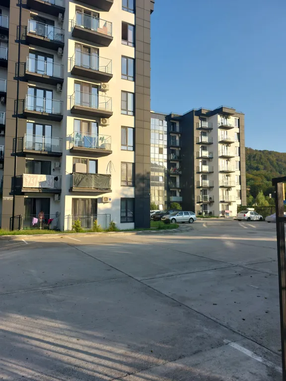 Апартаменты с бассейном недалеко от моря