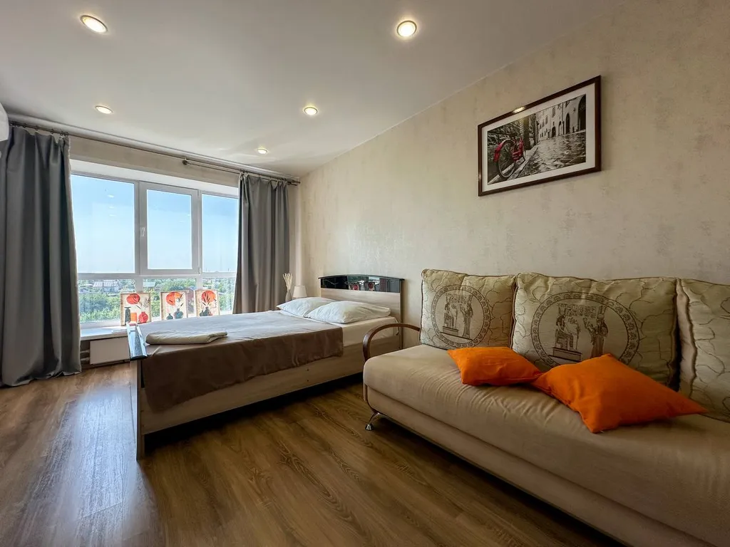 Стильная однокомнатная квартира рядом с Волгой