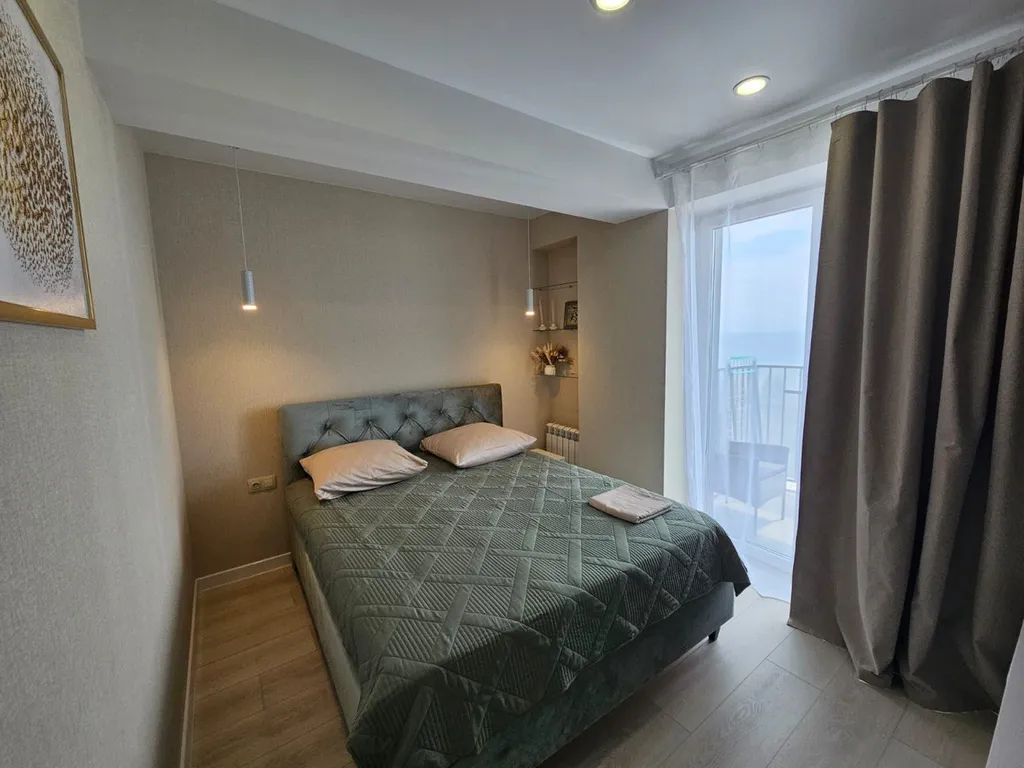 Двухкомнатная квартира с панорамным видом на море. Каравелла 244