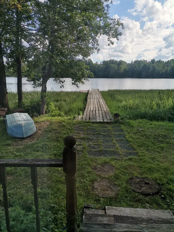 Коттедж Уютный Домик Пряник на берегу озера рядом с лесом — Сланцы