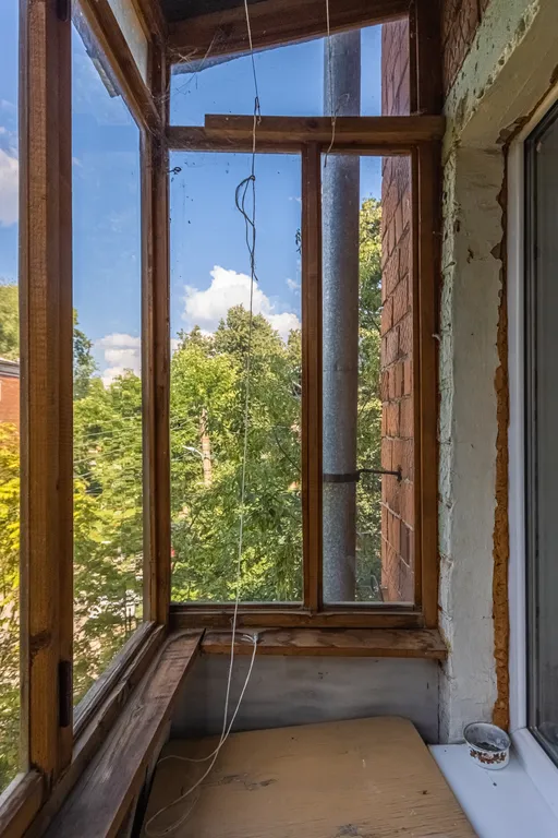 Тёплая квартира с балконом в центре