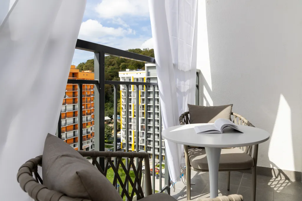 Квартира с видом на горы и немного на море