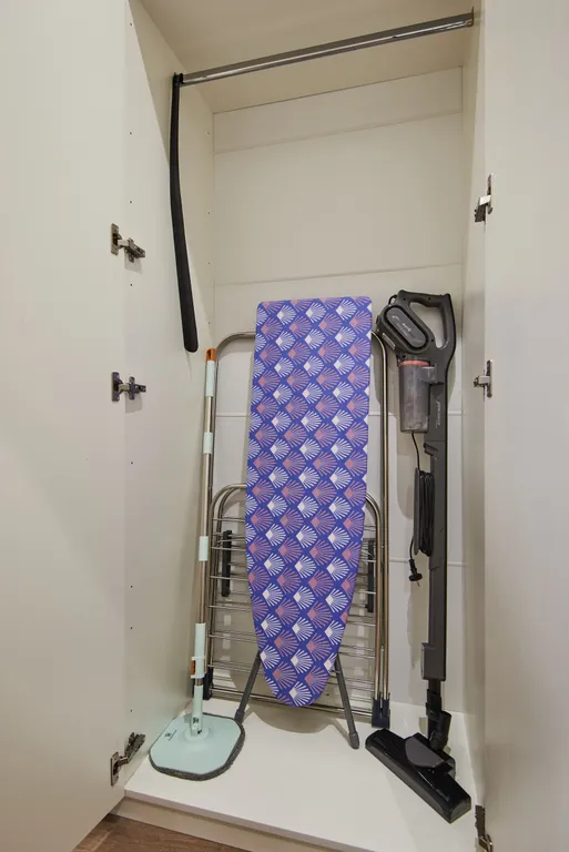 Студия для трех гостей