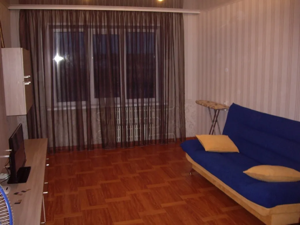 Трехкомнатная квартира в Старом Осколе возле Мед. Центра Поколение — аренда посуточно в Старый Оскол