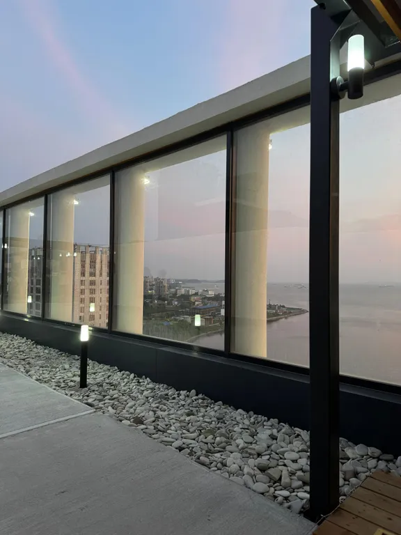 Квартира на берегу моря в новом доме бизнес-класса в 5 минутах от центра