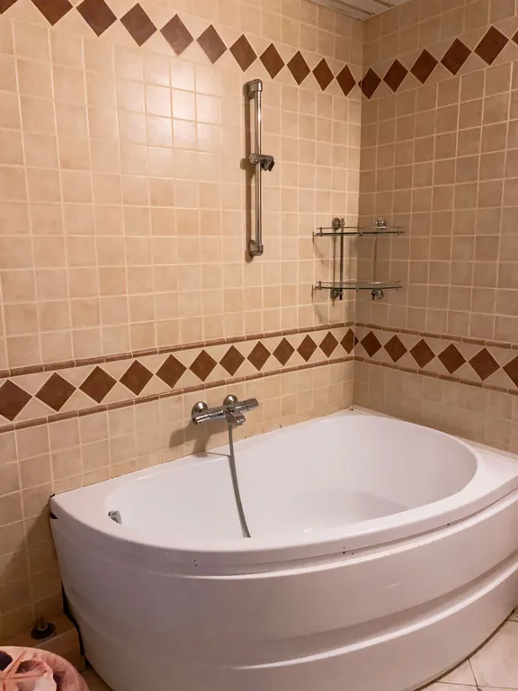 Дом с камином и садом! Две минуты до пляжа!