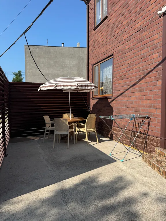 Двухуровневый домик в центре города