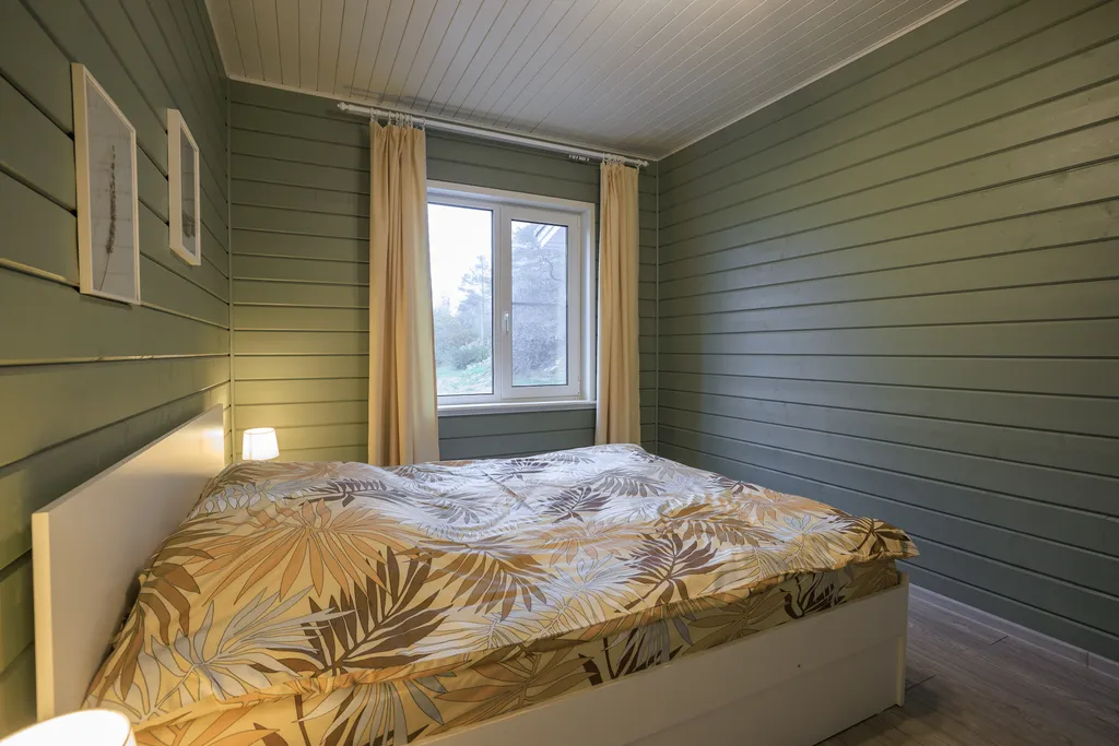 Коттедж с собственным пирсом и террасой на берегу Ладоги