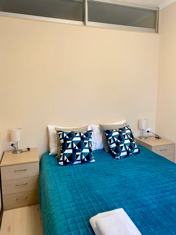 Рядом с черным озером