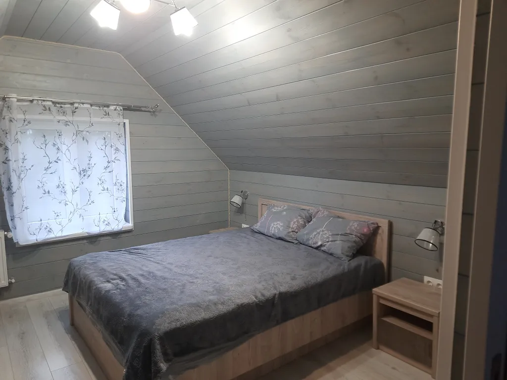 Домик в Пуще у озера