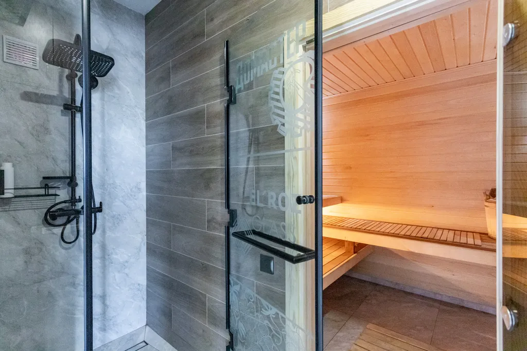 Дом для отдыха с бассейном и банным комплексом