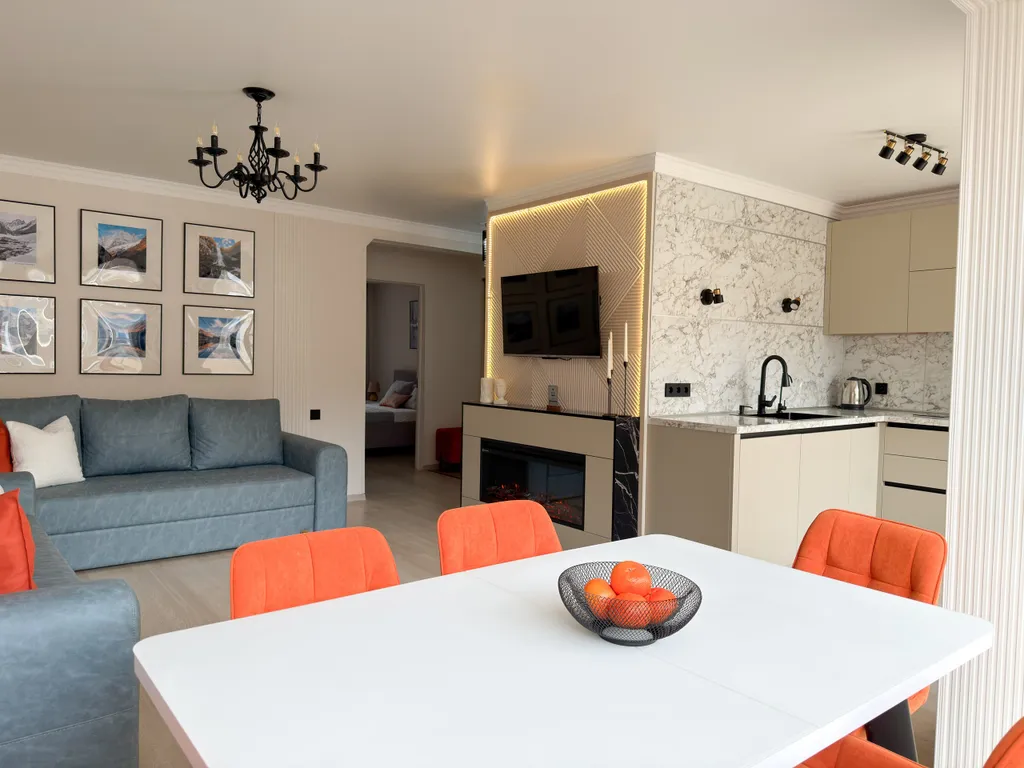 Дизайнерская квартира с видом на горы в центре Домбая