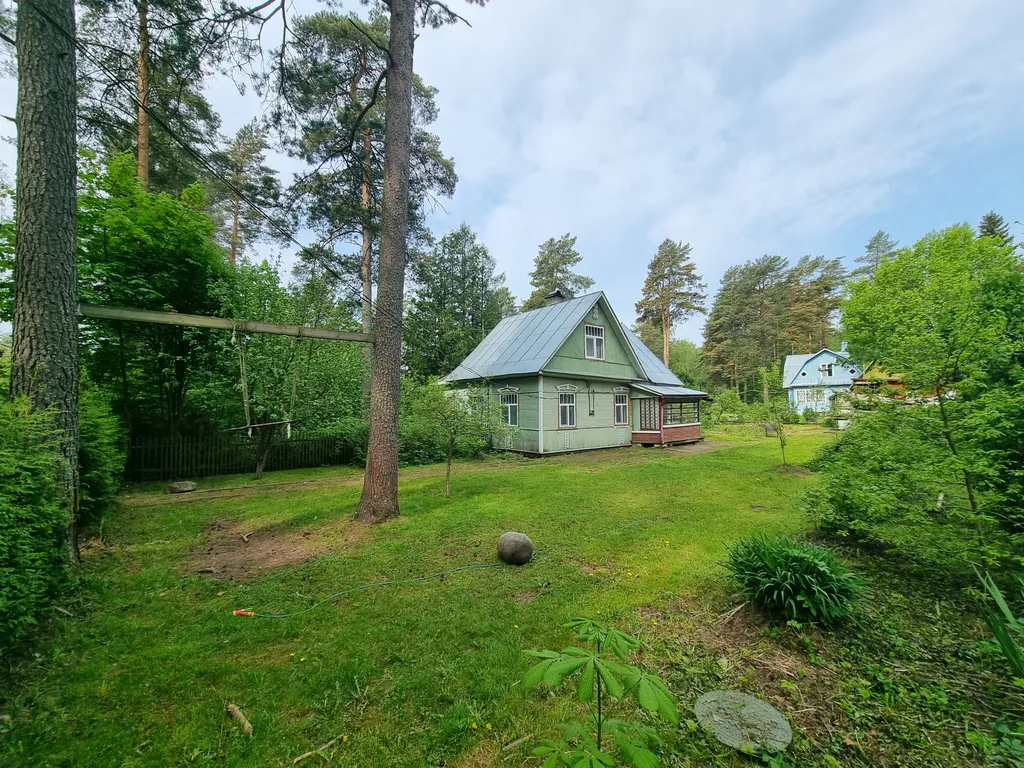 Уютная половина зеленого домика вблизи центрального пляжа