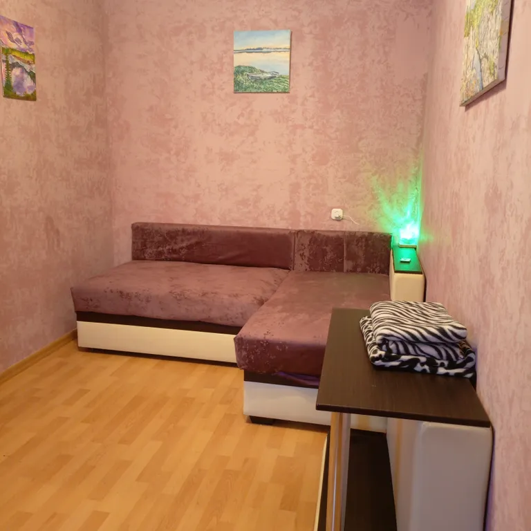 Двухкомнатная квартира посуточно на ул. Мурманская 27.