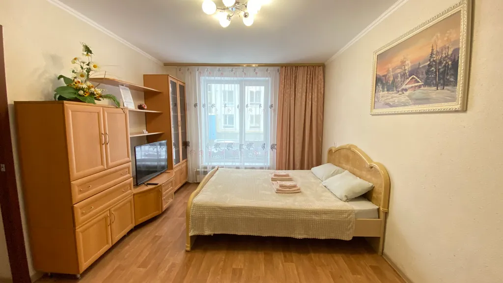 Уютная квартира с большими окнами