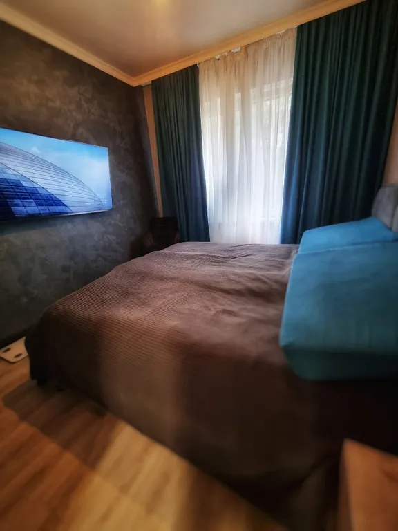 Уютный уголок около лесного озера