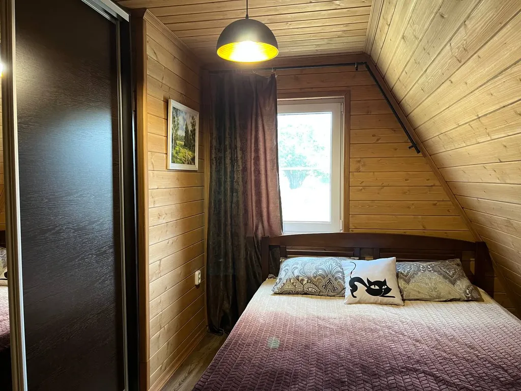 Бронзовый домик