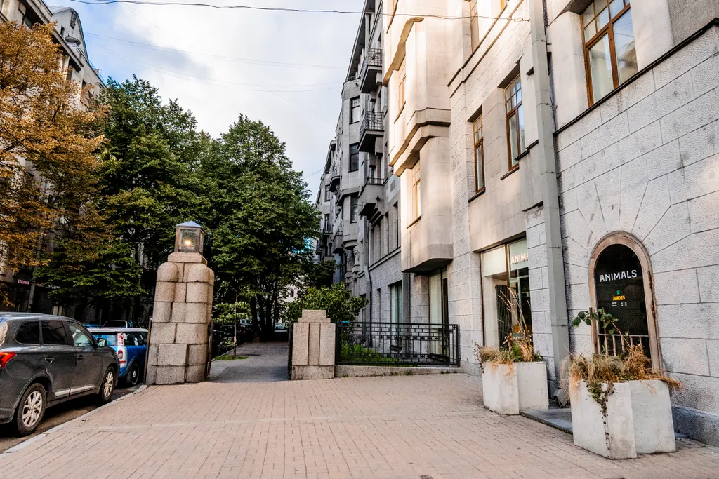 Стильный лофт в центре для компании
