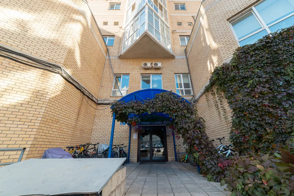 Уютная квартира у Столицы с панорамным видом на город