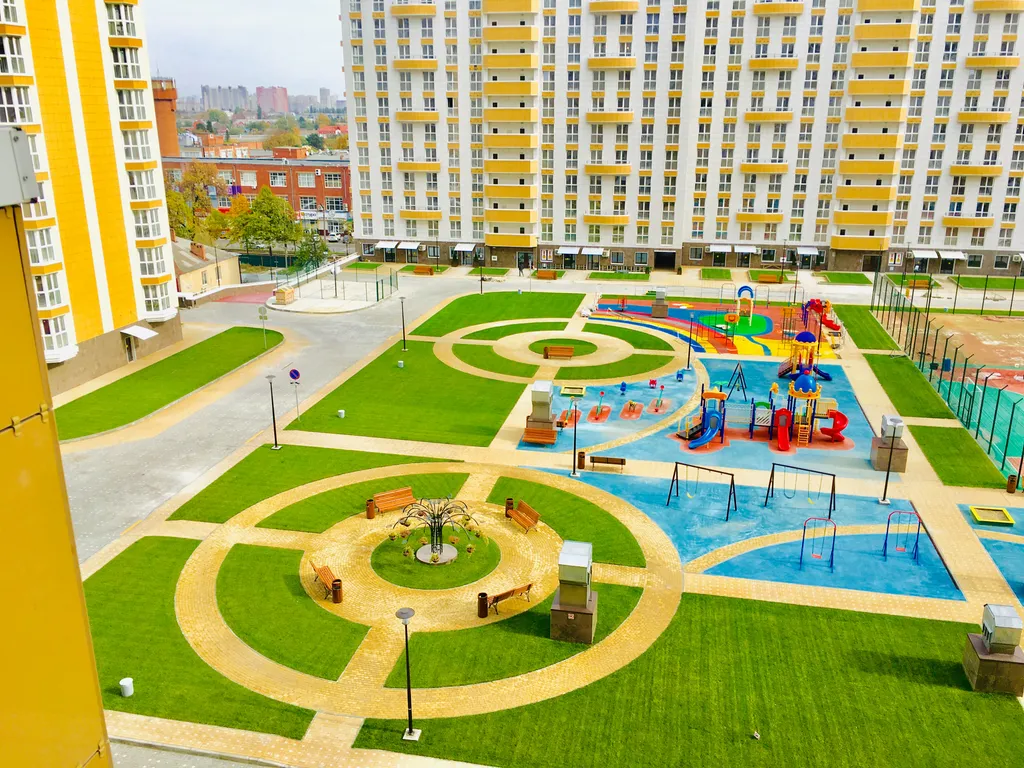 Квартира с кроватью и двумя диванами в ЖК Большой