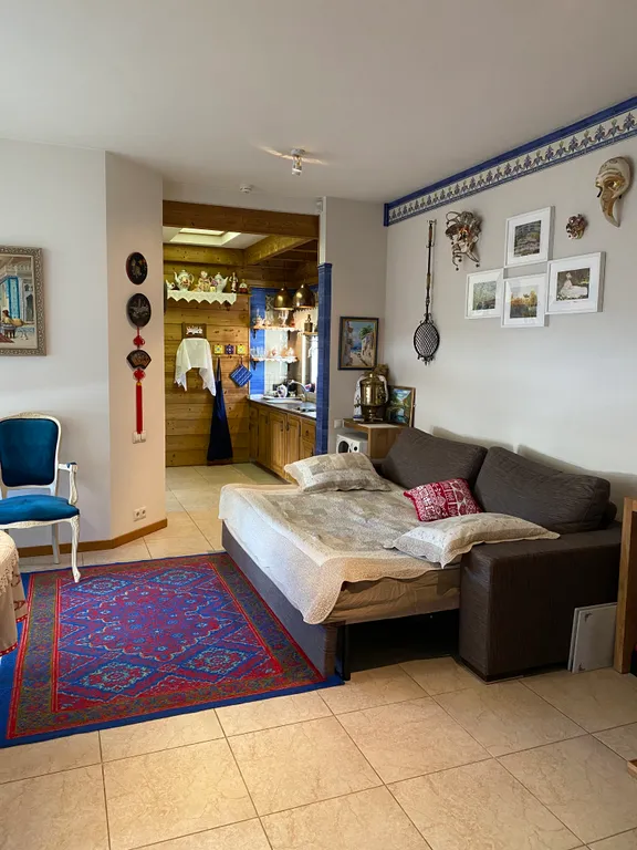 Домик с баней и террасой рядом с фонтанами Петродворца