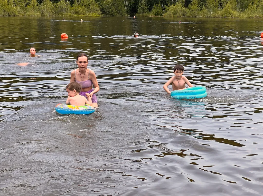 Курортная квартира с питерской атмосферой-лес, озеро, Москва.