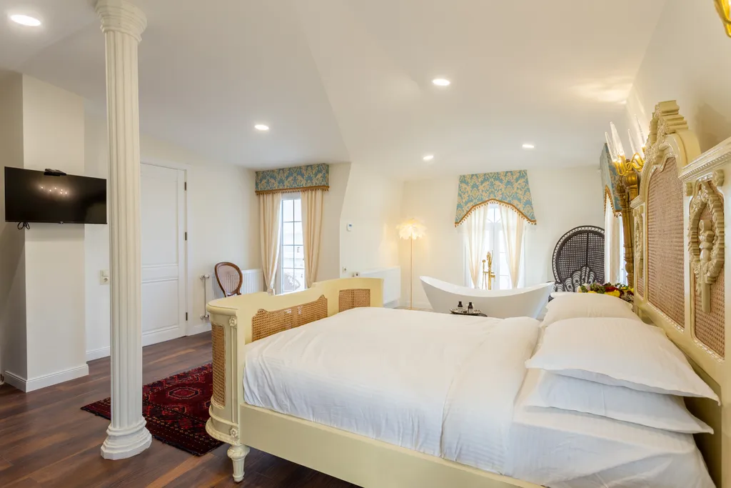 Shindisi Residence, VIP Villa