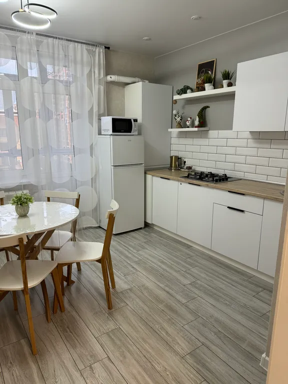 Красивая квартира на Российском