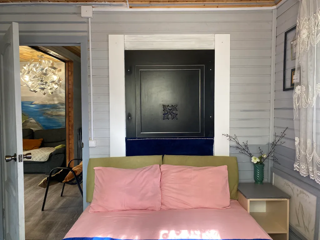 Дом с олененком и гортензиями