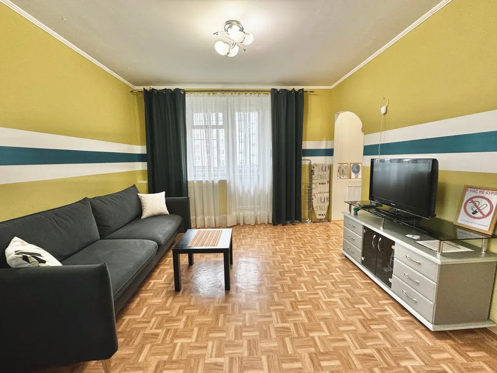 Однокомнатная класса комфорт с большой кухней у ДК Металлургов