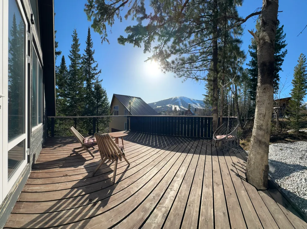 Уютный дом с красивым видом на зелёную гору