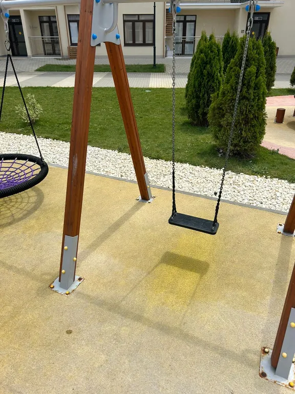 Студия с бассейном