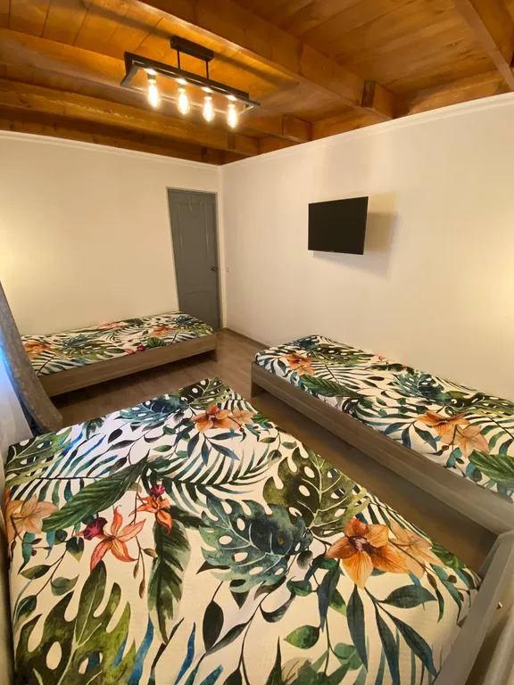 Уютный домик у сада