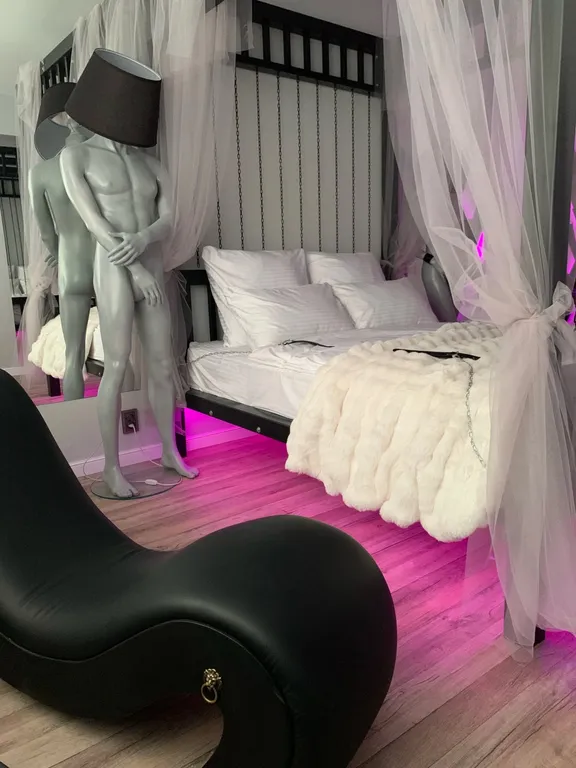 Апартаменты в стиле БДСМ GrayRoom