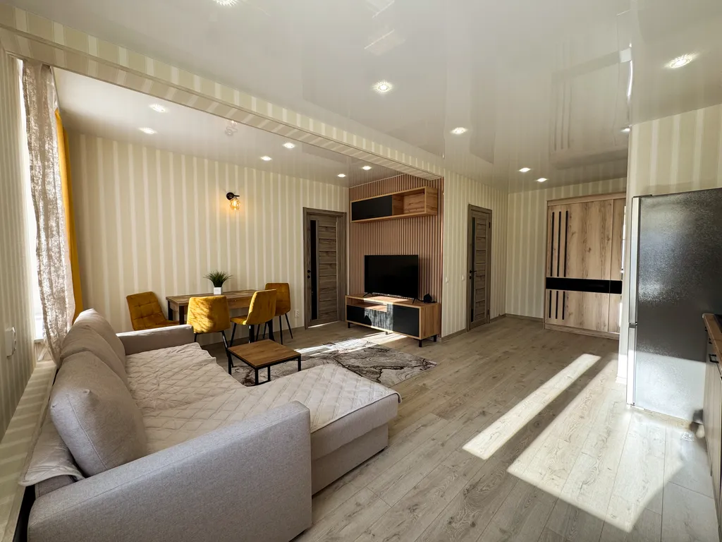 Стильная квартира в центре Мурманска на ул. Октябрьской, 3