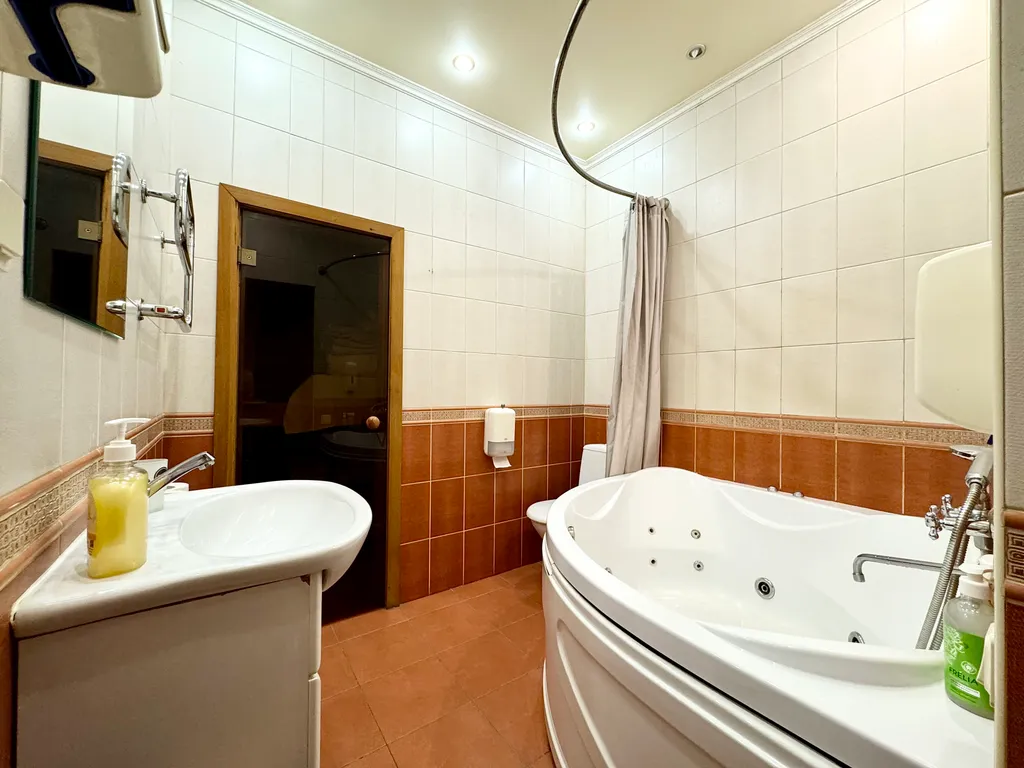 Квартира Просторная квартира возле Эрмитажа - 3 спальни, 2 санузла, парковка — Санкт-Петербург