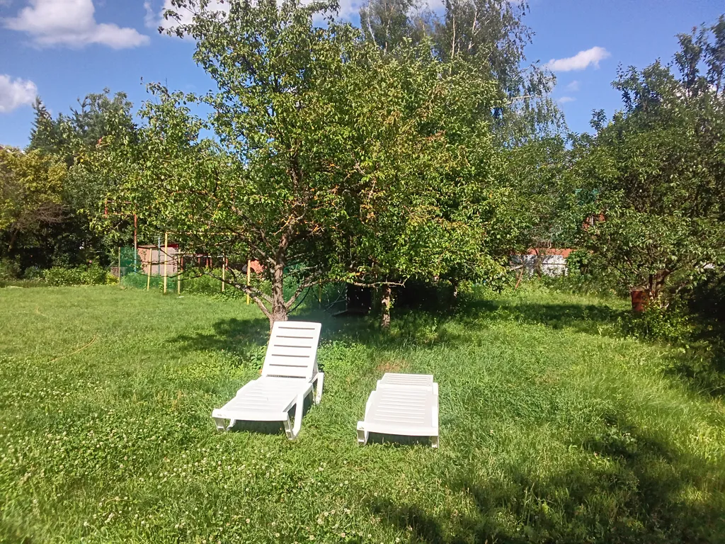 Коттедж Коттедж Уютная дача в саду — Вялки