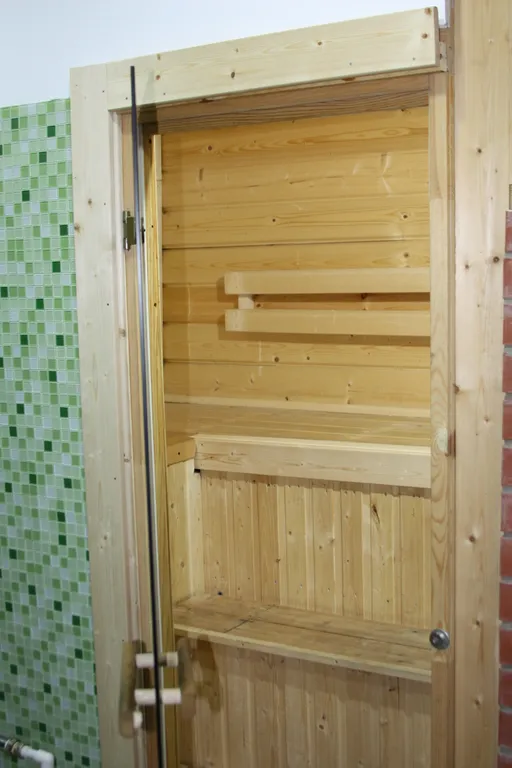 Дом с русской баней внутри.