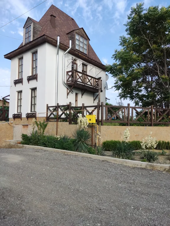 Коттедж Дом с видом на море и Генуэзскую крепость — аренда посуточно в Судак