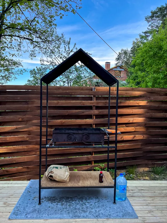 Двухэтажный дом с чаном и баней